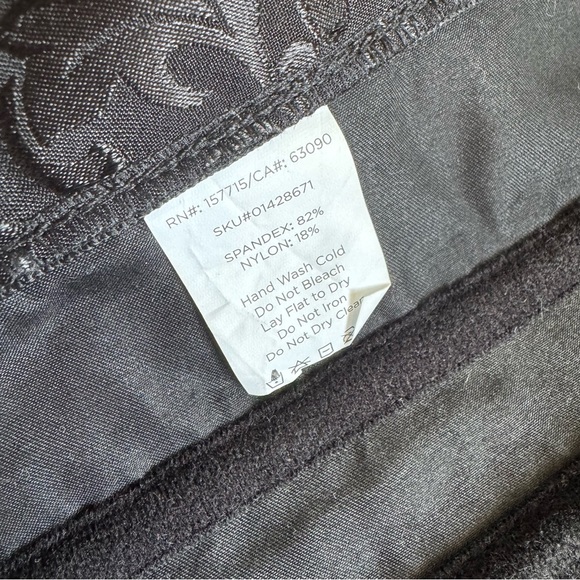 Spirit Halloween Vampire Costume. - Picture 5 of 16